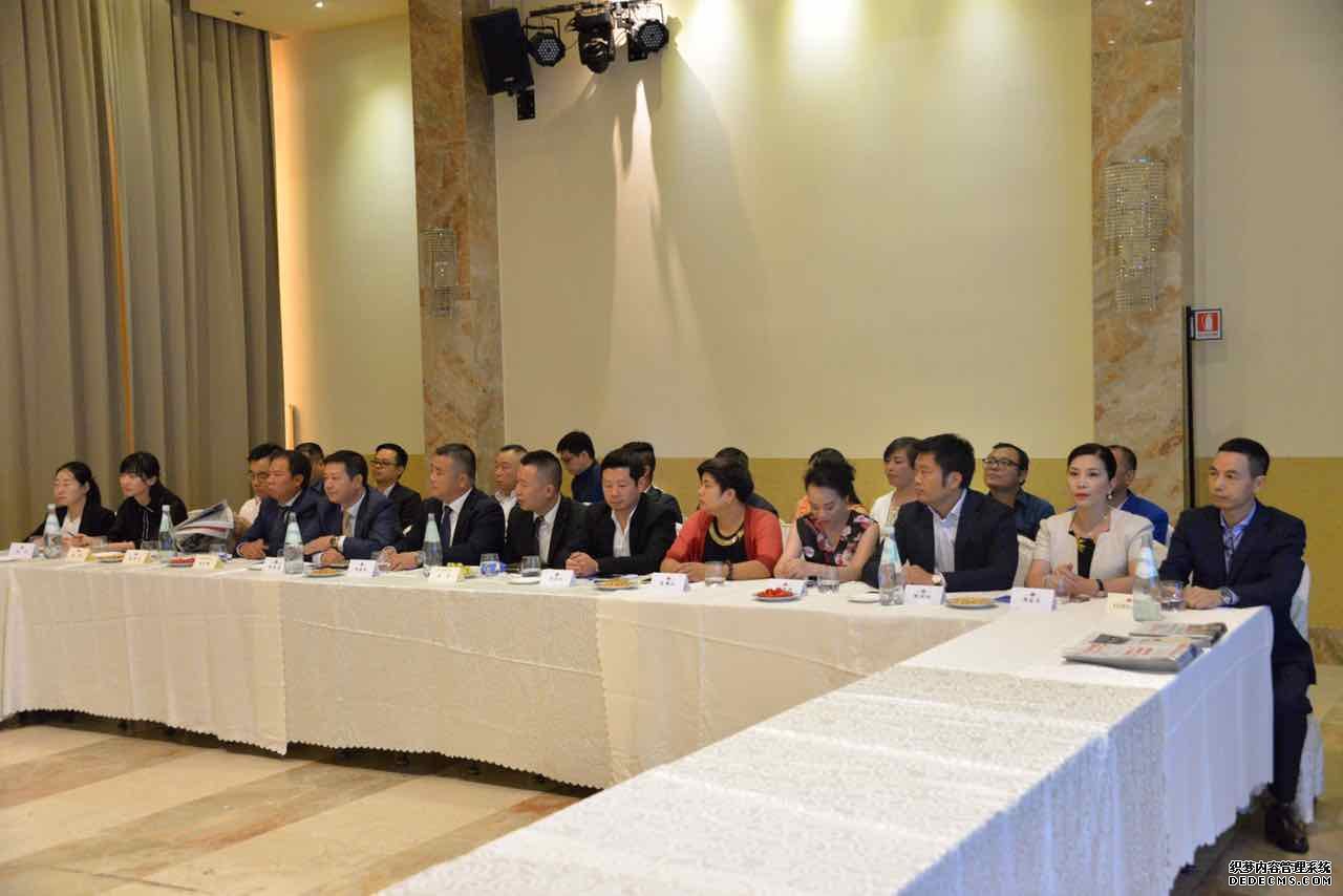 国侨办主任裘援平访问米兰 考察侨务 点赞多多
